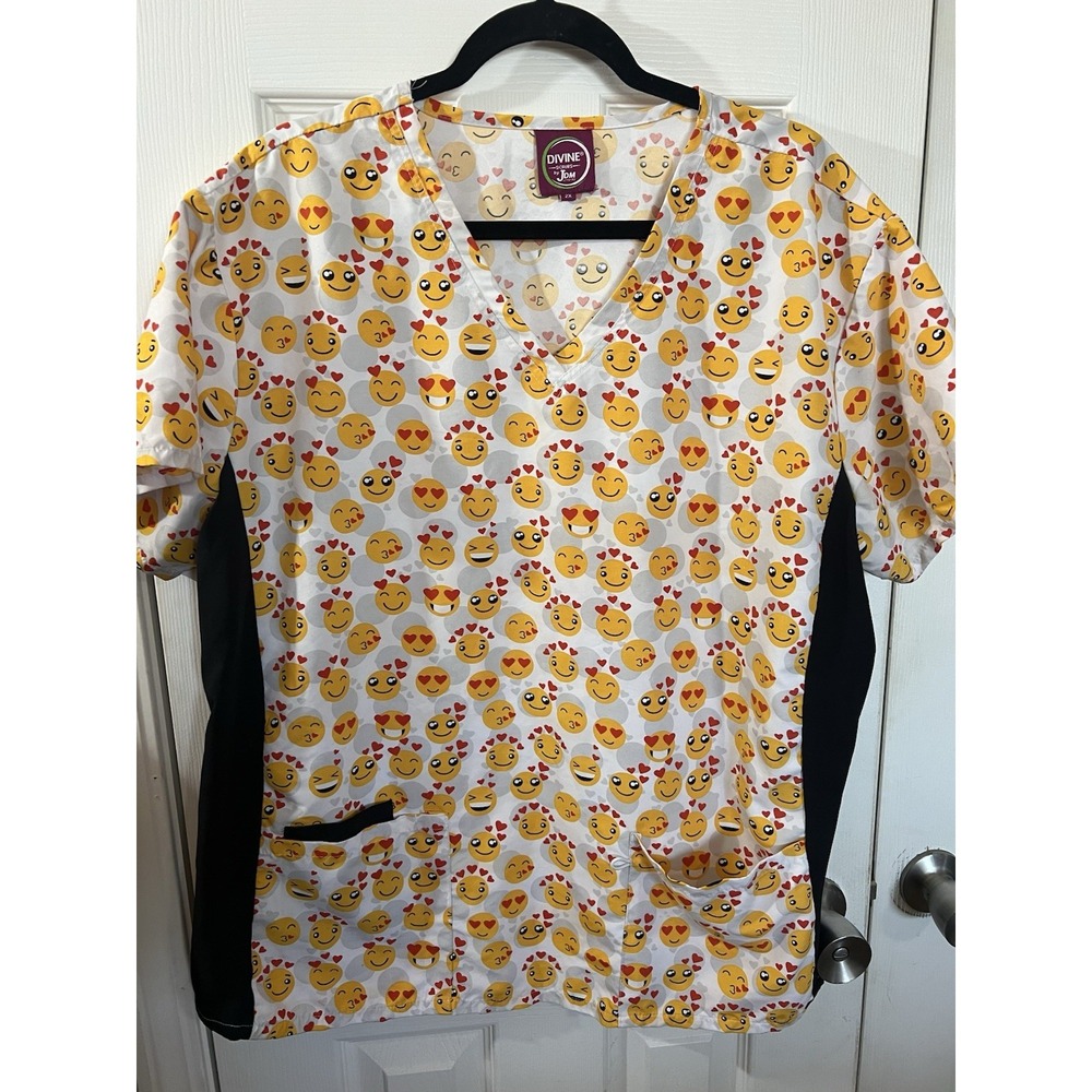 Divine Scrubs by JDM Scrub Top 2X Emoji Print Flattering Black Sides
